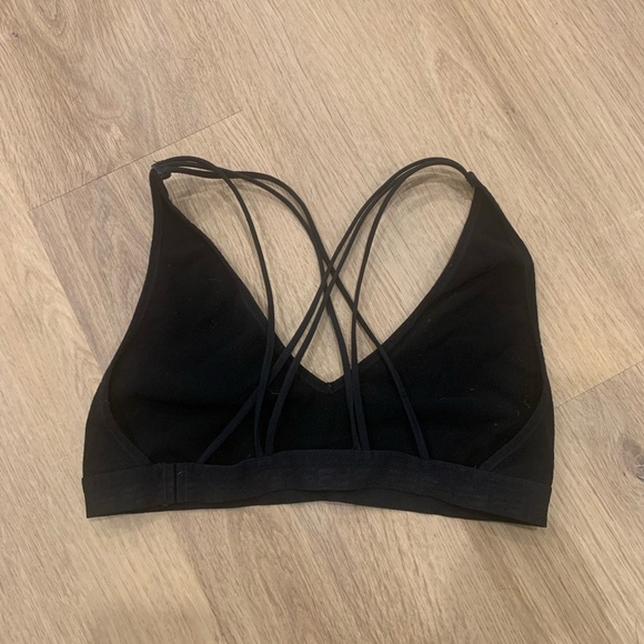 💖Fabletics Strappy Back Sports Bra - Picture 3 of 3
